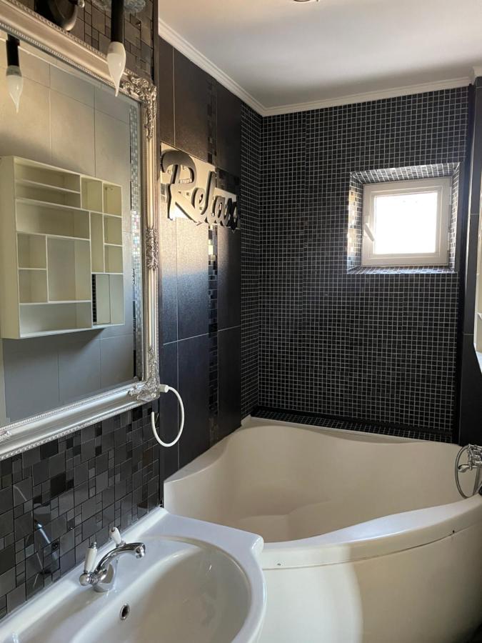 شقة غالات  في Apartament Cu 3 Dormitoare Jolie.M المظهر الخارجي الصورة